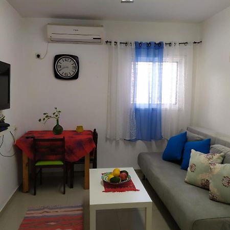 Nelly'S Housing Unit Apartment Eilat Bagian luar foto