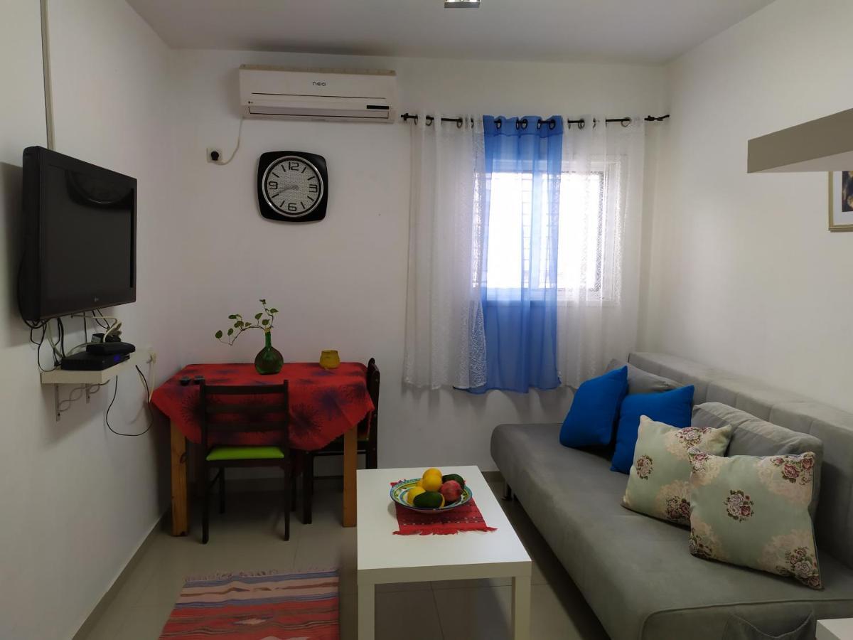 Nelly'S Housing Unit Apartment Eilat Bagian luar foto