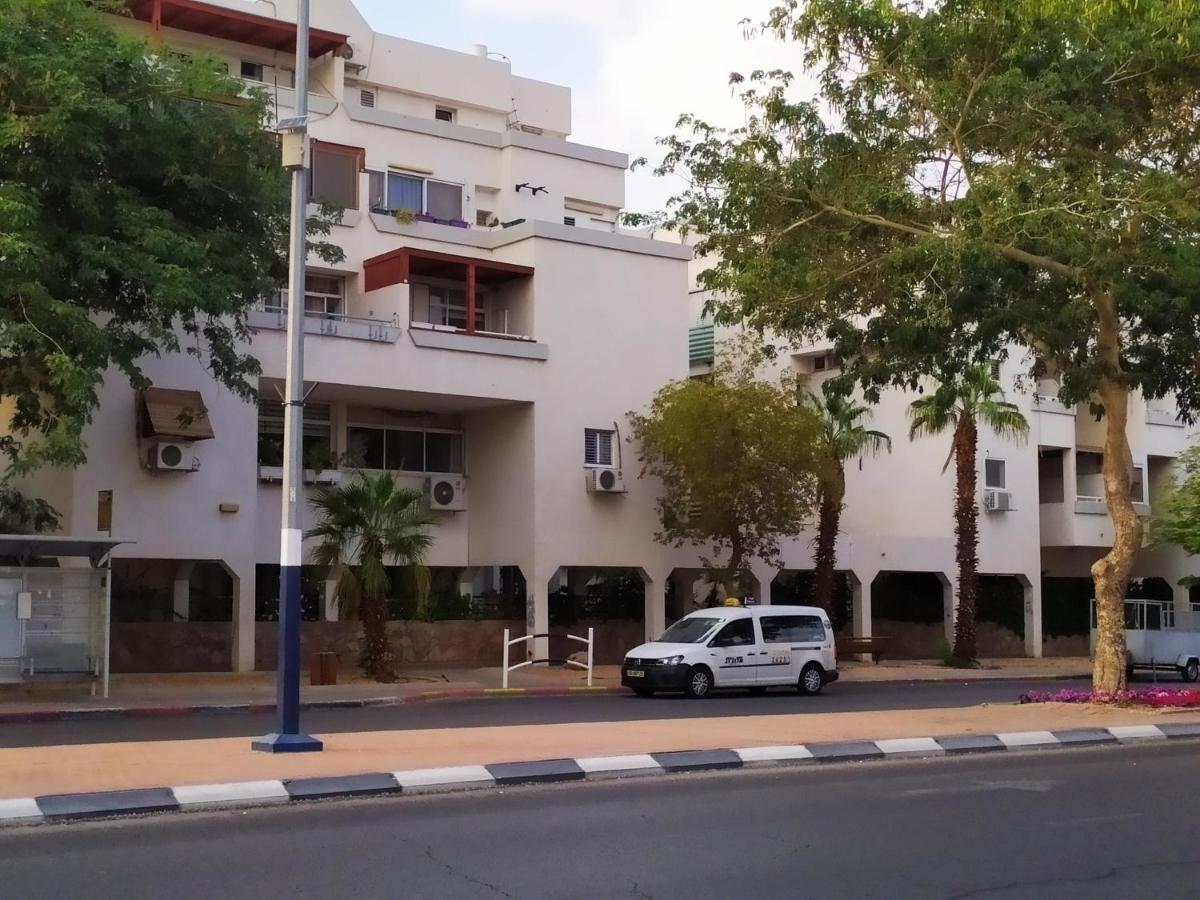 Nelly'S Housing Unit Apartment Eilat Bagian luar foto