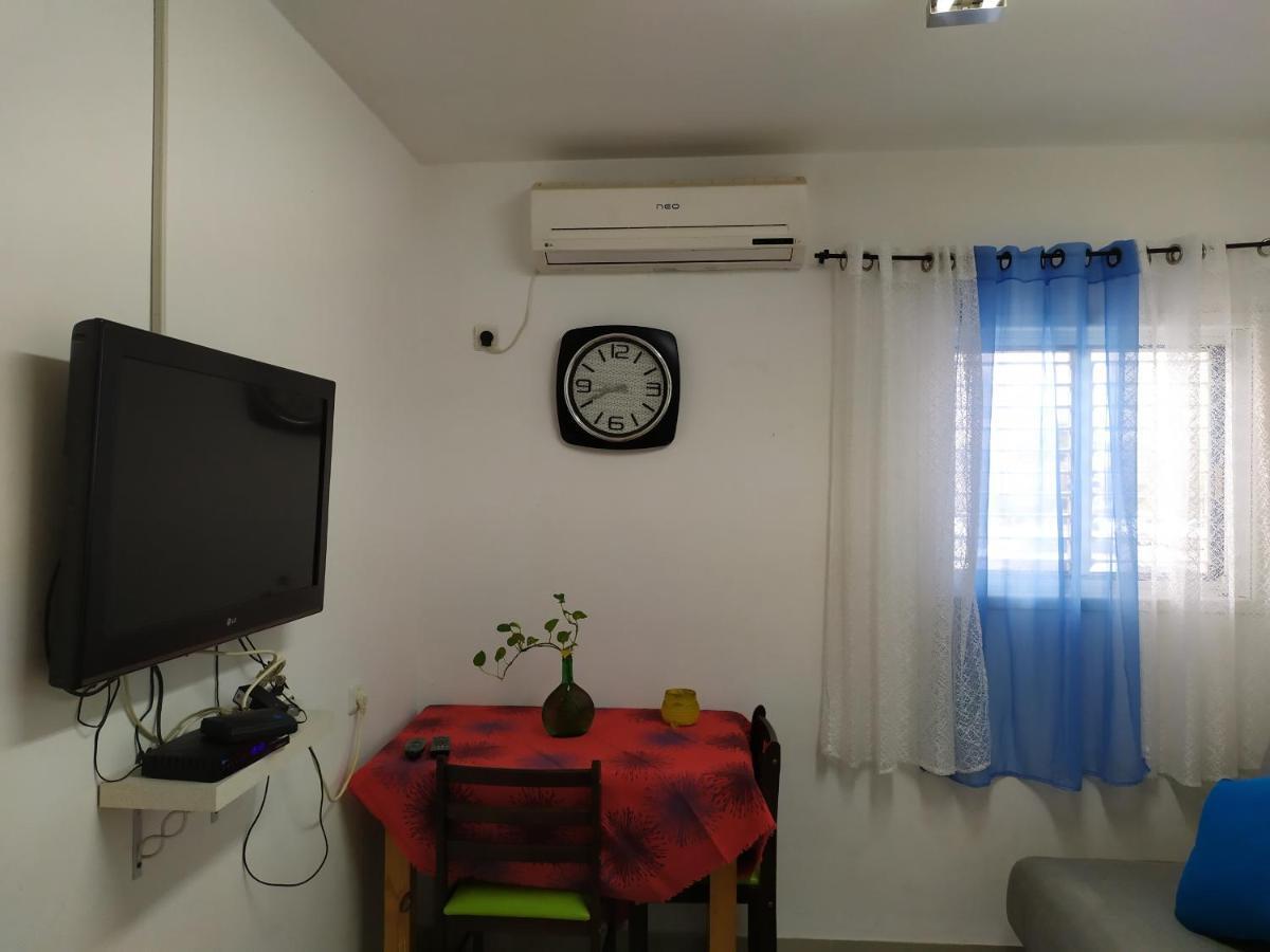 Nelly'S Housing Unit Apartment Eilat Bagian luar foto